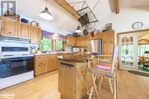 620 Island 180, Port Severn, ON - Indoor Photo Showing Kitchen