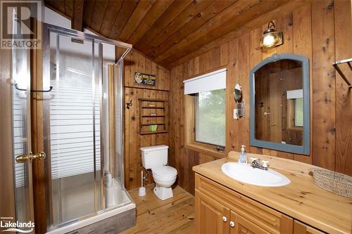 620 Island 180, Port Severn, ON - Indoor Photo Showing Bathroom