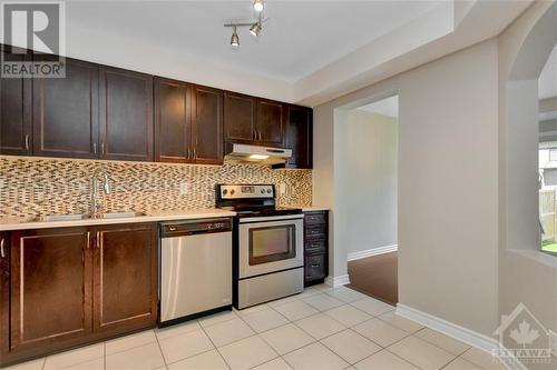 33 Fallengale Crescent, Ottawa, ON - Indoor Photo Showing Kitchen With Double Sink