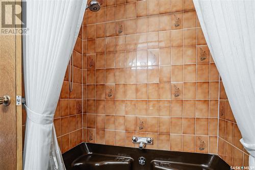 414 Haight Crescent, Saskatoon, SK - Indoor Photo Showing Bathroom