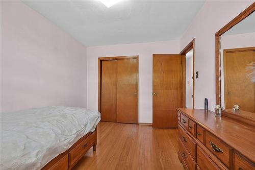 28 Nugent Drive, Hamilton, ON - Indoor Photo Showing Bedroom