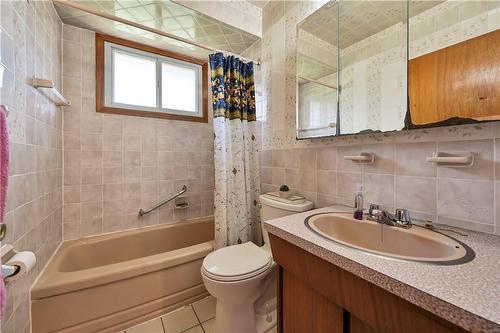 28 Nugent Drive, Hamilton, ON - Indoor Photo Showing Bathroom