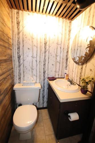 1020 Gordon Avenue, The Pas, MB - Indoor Photo Showing Bathroom