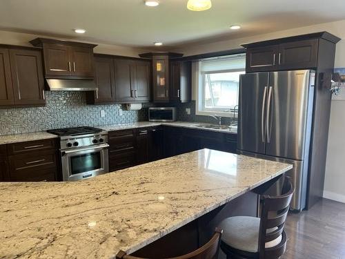 183 Sunflower Street, Thunder Bay, ON - Indoor Photo Showing Kitchen With Upgraded Kitchen