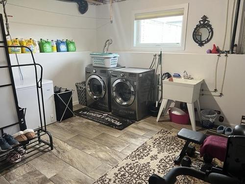 183 Sunflower Street, Thunder Bay, ON - Indoor Photo Showing Laundry Room