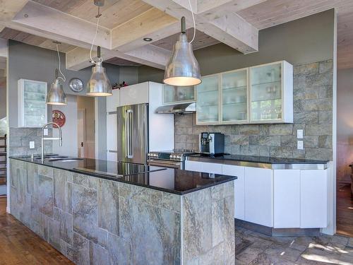 Kitchen - 361 Boul. De La Chapelle, Pointe-Calumet, QC - Indoor Photo Showing Kitchen