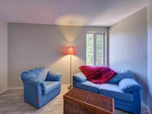 Chambre Ã Â coucher - 361 Boul. De La Chapelle, Pointe-Calumet, QC - Indoor Photo Showing Living Room