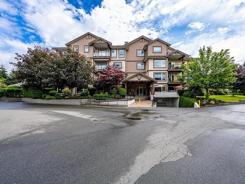 311-3666 Royal Vista Way, Courtenay, BC - Outdoor With Facade