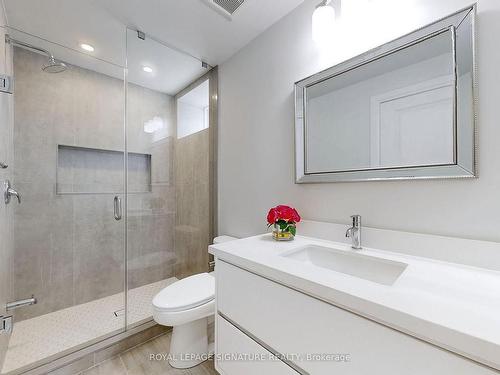 55 Delwood Dr, Toronto, ON - Indoor Photo Showing Bathroom