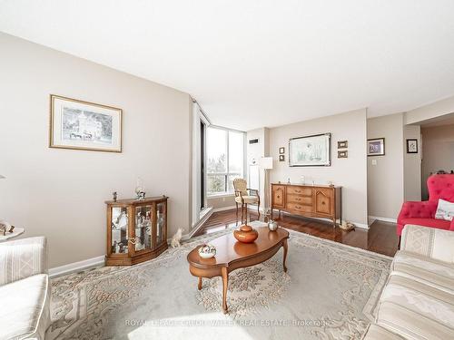 401-12 Laurelcrest St, Brampton, ON - Indoor Photo Showing Dining Room