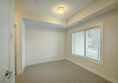 211-4380 Lakeshore Road, Kelowna, BC - Indoor Photo Showing Other Room