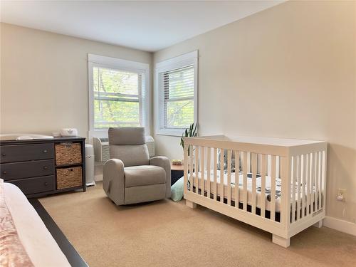 207-3350 Woodsdale Road, Lake Country, BC - Indoor Photo Showing Bedroom