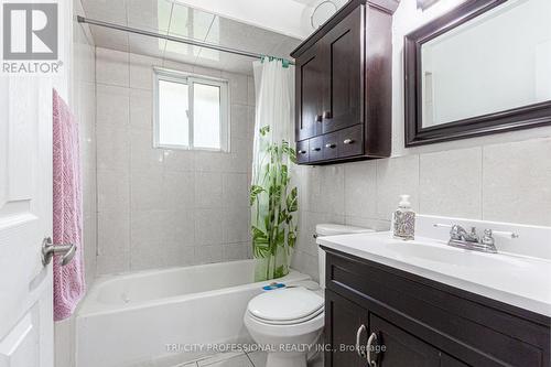 263 Fairridge Road, Hamilton, ON - Indoor Photo Showing Bathroom