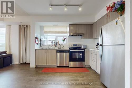 422 - 1 Falaise Road, Toronto, ON - Indoor Photo Showing Kitchen With Stainless Steel Kitchen