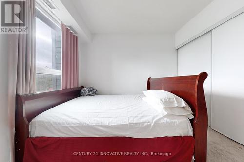 422 - 1 Falaise Road, Toronto, ON - Indoor Photo Showing Bedroom