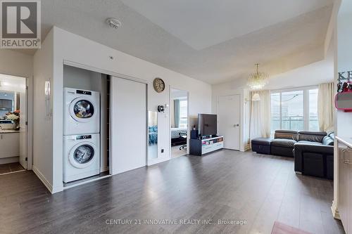 422 - 1 Falaise Road, Toronto, ON - Indoor Photo Showing Laundry Room
