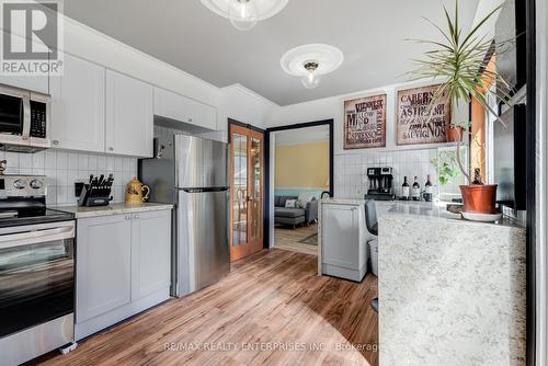 7 Springhurst Avenue, Brampton, ON - Indoor Photo Showing Kitchen
