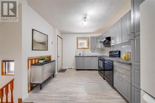 2288 Cadillac, Windsor, ON - Indoor Photo Showing Kitchen