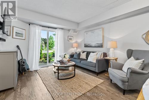 101 - 95 Wellington Street, Clarington, ON - Indoor Photo Showing Living Room