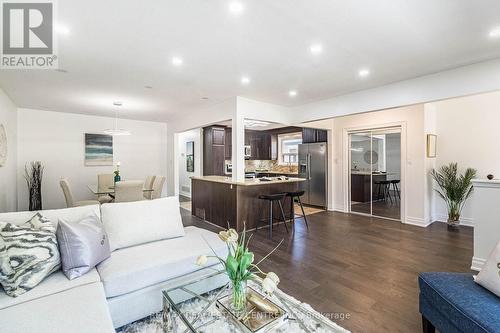 114 Sexton Crescent, Toronto, ON - Indoor Photo Showing Living Room