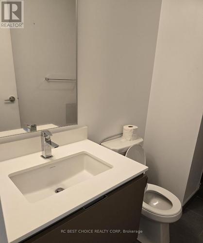 605 - 200 Bloor Street W, Toronto, ON - Indoor Photo Showing Bathroom