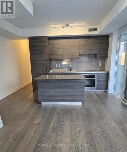 605 - 200 Bloor Street W, Toronto, ON - Indoor Photo Showing Kitchen With Upgraded Kitchen