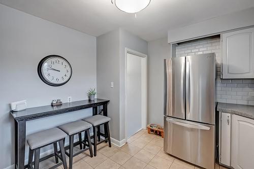 2334 Prospect Street, Burlington, ON - Indoor Photo Showing Kitchen