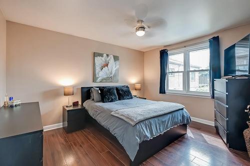 2334 Prospect Street, Burlington, ON - Indoor Photo Showing Bedroom