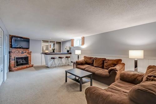 2334 Prospect Street, Burlington, ON - Indoor Photo Showing Living Room With Fireplace