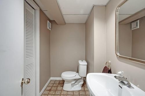 2334 Prospect Street, Burlington, ON - Indoor Photo Showing Bathroom