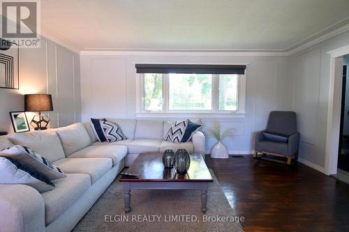 366 Burlington Crescent, London, ON - Indoor Photo Showing Living Room