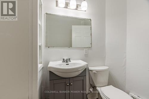225 Cathcart Street, London, ON - Indoor Photo Showing Bathroom