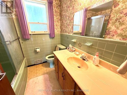 8 Firthway Court, Toronto, ON - Indoor Photo Showing Bathroom