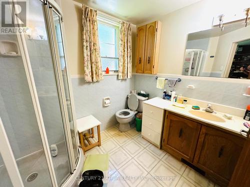 8 Firthway Court, Toronto, ON - Indoor Photo Showing Bathroom