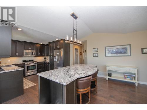 7377 Mckoryk Road, Vernon, BC - Indoor Photo Showing Kitchen With Stainless Steel Kitchen With Upgraded Kitchen