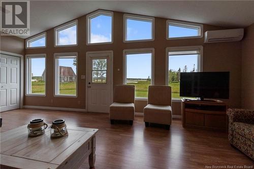 87 Caissie, Grande-Digue, NB - Indoor Photo Showing Living Room