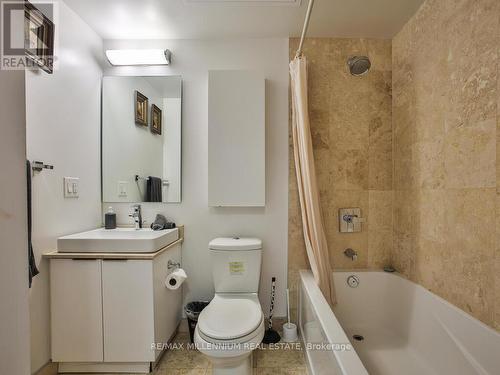 2804 - 14 York Street S, Toronto, ON - Indoor Photo Showing Bathroom