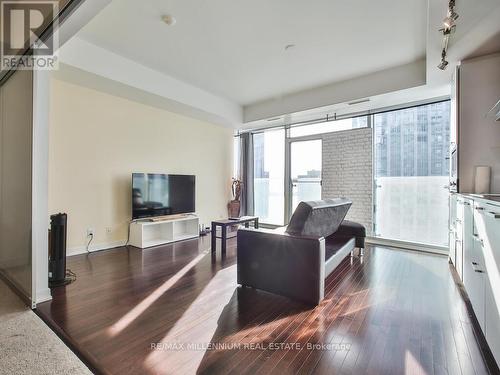 2804 - 14 York Street S, Toronto, ON - Indoor Photo Showing Living Room