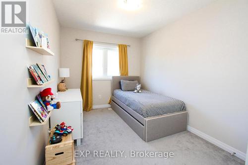 B2 - 145 South Creek Drive, Kitchener, ON - Indoor Photo Showing Bedroom