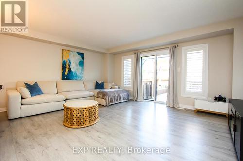 B2 - 145 South Creek Drive, Kitchener, ON - Indoor Photo Showing Living Room