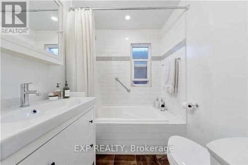 88 Gibson Avenue, Hamilton, ON - Indoor Photo Showing Bathroom