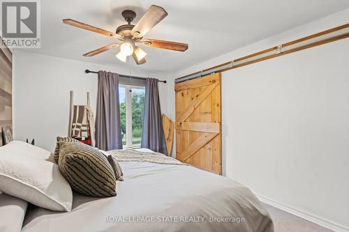 665 Nash Road N, Hamilton, ON - Indoor Photo Showing Bedroom