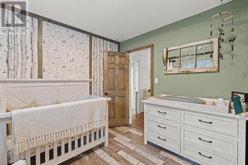 665 Nash Road N, Hamilton, ON - Indoor Photo Showing Bedroom