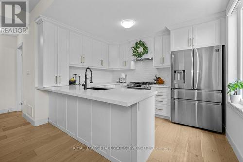 52 - 383 Dundas Street E, Hamilton, ON - Indoor Photo Showing Kitchen With Stainless Steel Kitchen With Upgraded Kitchen