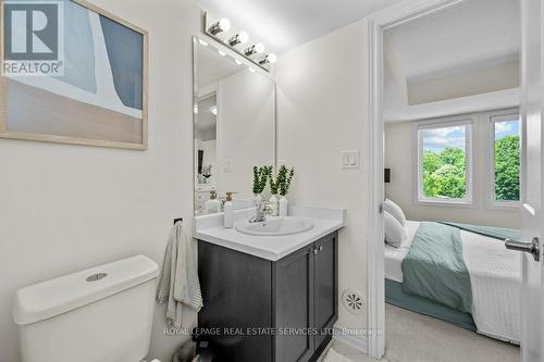 52 - 383 Dundas Street E, Hamilton, ON - Indoor Photo Showing Bathroom