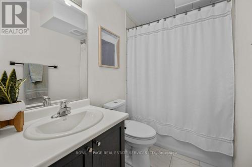 52 - 383 Dundas Street E, Hamilton, ON - Indoor Photo Showing Bathroom