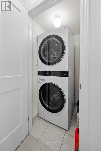 52 - 383 Dundas Street E, Hamilton, ON - Indoor Photo Showing Laundry Room