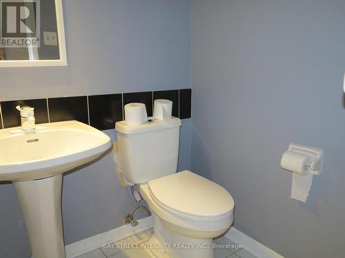 1640 Hillside Drive, London, ON - Indoor Photo Showing Bathroom