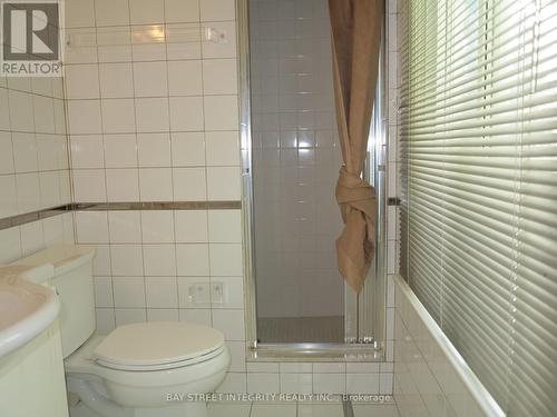 1640 Hillside Drive, London, ON - Indoor Photo Showing Bathroom