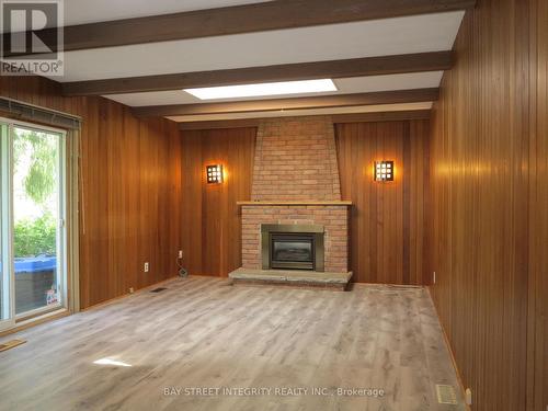 1640 Hillside Drive, London, ON - Indoor With Fireplace